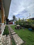 Subangan little Hawaii,6 Burgos Central location