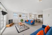 Stylish 3 Bedroom Duplex Penthouse in York
