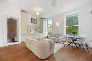 Luxury Spacious 700square feet Central London Flat