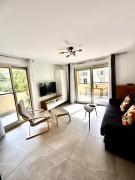 Appartement cosy avec terrasse, proche plages & Palais