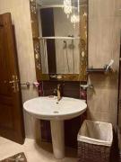 Sunny & Spacious room close to the Airport!