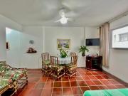 2 quadras praia pitangueiras apto da malu