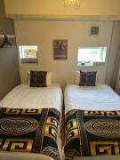 Higashi-Shinjuku 1002