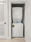 Modern & Spacious 3 Bedroom Retreat!