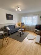 Modern apartment in Glasgow West End, free parking