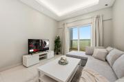 Modern Luxury 2BR Apartment In Dubai Sports City