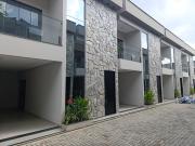 Casa 3 quartos , 60 leitos , vila fechada Cop 30