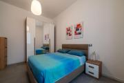 Guest Host - Elegant&Central APT in Piazza Bologna