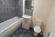 4 Bed House Sleeps 12 - Private Garden - Parking