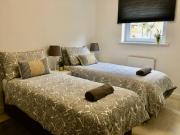 AwayOnBusiness Garden Apartment near New Forest