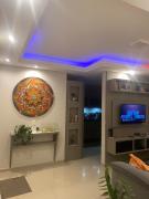 Apartamento térreo com piscina, vaga para 2 carros