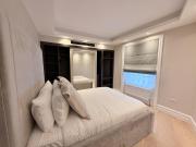 Luxurious 3-Bedroom Apartment Near Hyde Park