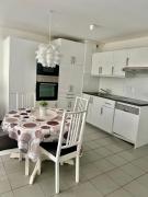 T1 Rez de chaussée terrasse piscine