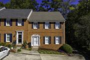 3 BR Townhouse w 2 car garage