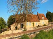 Gites for 2 people at a chateau with a garden