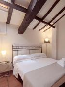 Center Vicolo Suite Apartment with Parking