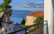 Cozy Apartment In Podgora With Lake View