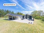 Luxurious Retreat in Henne Strand-By Traum