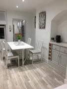 Spacious 3-bedroom Ipswich House with Parking