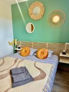 Art de Recevoir - Douce Escapade à Lyon 8 - Appartement Lumineux avec Terrasse & Climatisation