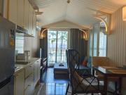 Grand Florida芭提雅带免费游泳池温泉和健身房和办公区水上花园公寓E208