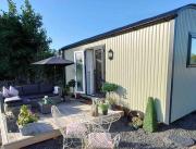 Delightful cosy shepherds hut at Victorian Station