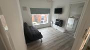 Train Station Cosy 2 Bed Apartments - Free Parking & WiFi Train Station Cosy 2 Bed Apartments - Free Parking & WiFi