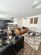 Stylish 2 Floor Penthouse Netflix & Wi-Fi