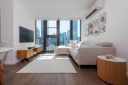 Flinders St Luxury - Free Parking, Gym, Pool & Sauna
