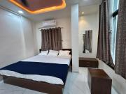 Top Ellora