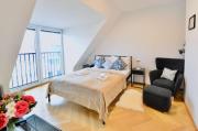 Modern Attic Flat with 2 Bedrooms