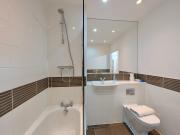 Prime Balham Balcony Apartment