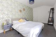 Joyful Management -Top Floor Apartment with home Feel Deco in M16