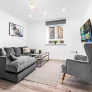 Two Bedroom Apartment - WiFi - Netflix - Balcony - Secure Parking - 2MC