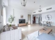 Free housekeeping visits during your stay - StayShort - Chic Apartment in JBR Sleeps 3 with Canal View