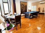 Yellow hourse Luxury Pool Villa