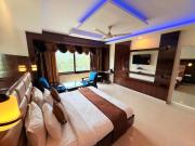Hotel Crystal Ganga Heights 5 Min from Har Ki Pauri