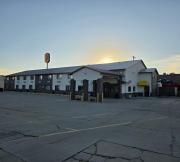 Super 8 by Wyndham Newton