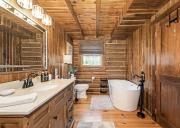 3BR Luxury Log Cabin Near Franklin