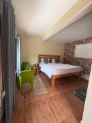 Chandra homestay kainchi dham