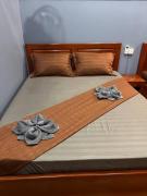 Top Krong Saen Monourom