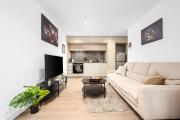 Modern CBD 2BR Free Gym & Pool Walk Everywhere