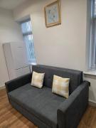 Central Kidderminster Studio Flat 4