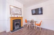 Ground Floor Garden Flat in Westcliff-on-Sea Sleeps 4