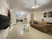 Modern 2 Bedroom Apartment Next to the Promenade R2