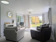 Large 6-Bedroom Home Ideal for Families & Contractors with Free Parking, Grantham Stays