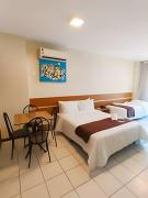 Studio c piscina, estac e ótima localização!