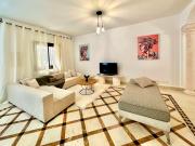 Golden Tulip spacious 1 bedroom with terraces