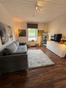 1 Zi Whg an der Universität zu Kiel-City, Alsenstrasse 17, perfekt auch als Schadenwohnung, eigener Parkplatz, 45 qm, große Wohnküche, , Wlan incl, perfekt möbliert, je 3 Min zur Universitätsklinik zu Kiel, Ostsee, Seebäder,