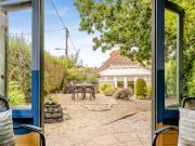 2 Bed in Colwell Bay IC013